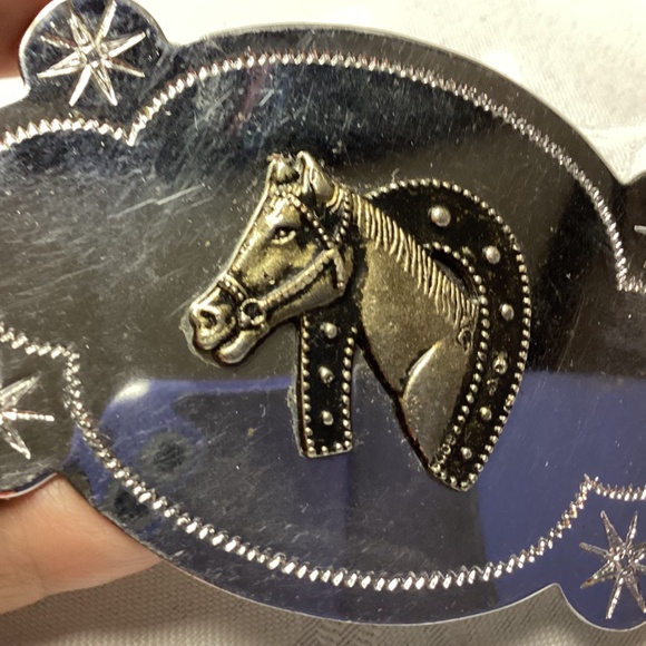 Horse belt buckle made in Hong Kong very adorable - Picture 4 of 6